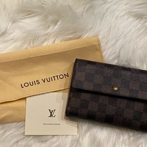 Louis Vuitton damier wallet